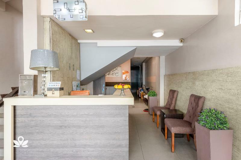 Lorenzzo Suites Hotel Makati City Exterior photo